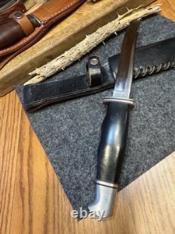 1965-1969 CaseXX 300 Apache Fixed Blade Hunting Knife Sheath Nice Condition USA