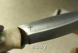 Bark River Bushcrafter CPM 3V withNatural Curly Maple Wood/Red Liner handle