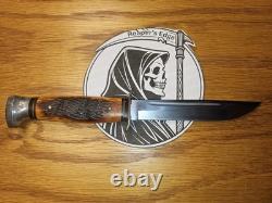 Beautiful KABAR hunting knife with stag antler handle. Collector's piece