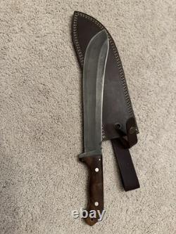 Handmade machete knife ideal for hunting and outdoor use