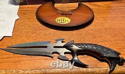 Hibben knives UC1169-The Jackal- Buffy the Vampire Slayer Faith's knife withstand