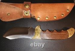 RIGID U. S. A R-7 Fixed Blade Skinner Rosewood Handles