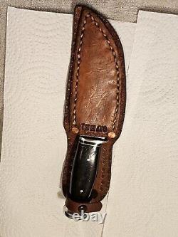 Rare 1930's Henry Sears & Co Hunting KNIFE withsheath. Made by Queen. NICE