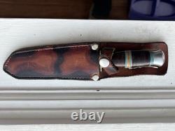 Robi Klaas Rare Vintage Vintage Fixed Blade Hunting Knife Etched Motif Sheath