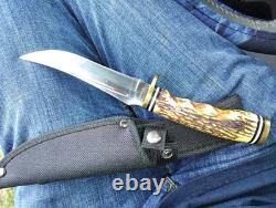 UpSweep Hunter Knife With sleeve