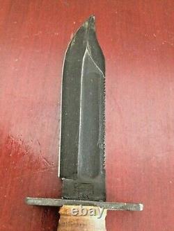 VINTAGE CAMILLUS NEW YORK USA BOWIE KNIFE. WithLEATHER SHEATH