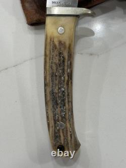 Vintage Browning #519 fixed blade gut-hook knife. Stag handles made in Japan