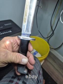 Vintage Buck 120 USA Fixed Blade Hunting Knife Stock 12 Unused