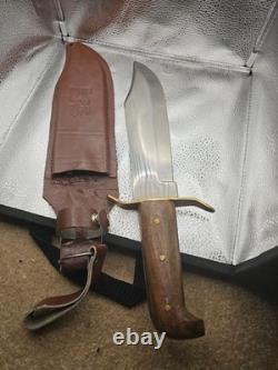 Vintage Full Tang Hunting Bowie Knife 9.5 Wood Handle + Sheath Pakistan