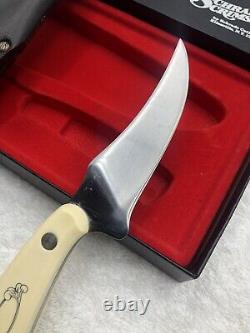 Vintage Schrade Scrimshaw (Bear And Dog) SC205 Fixed Blade Sheath Knife